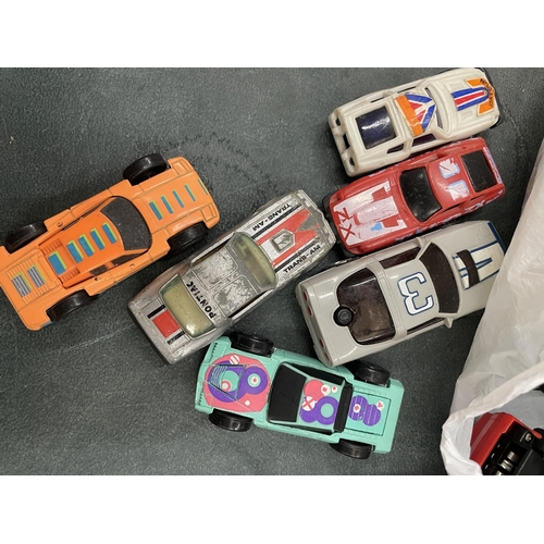 492 - A QUANTITY OF 1980'S TOY CARS, KIDCO, LTI FLIPZ, PLAYSKOOL ETC