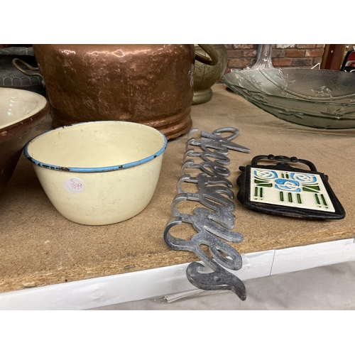 1014 - A STONEWARE JUG AND BOWL, TIN PLATE FRENCH CALENDAR, ETC