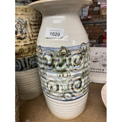 1020 - THREE STUDIO POTTERY GRADUATING VASES BY PILLING POTTERY PLUS A STORAGE JAR