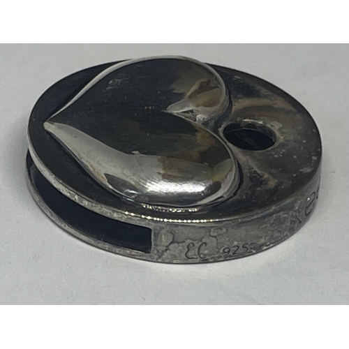 516 - A MARKED 925 SILVER KEY COVER IN A PRESENTATION BOX