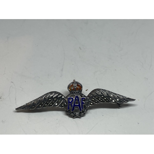 656A - TWO BROOCHES ONE RAF