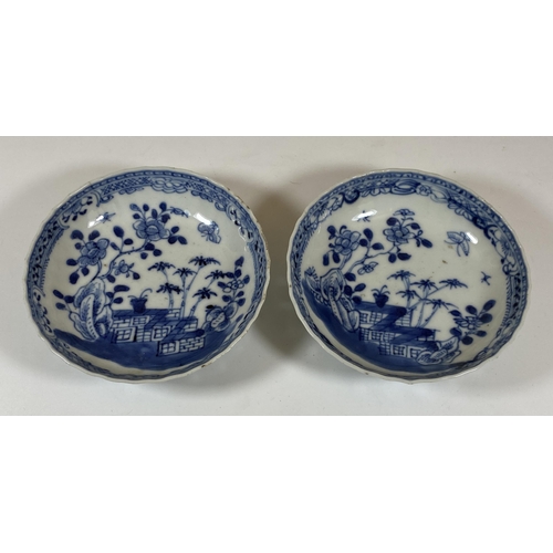 316 - A PAIR OF 19TH CENTURY QING CHINESE BLUE AND WHITE DISHES, DIAMETER 12CM