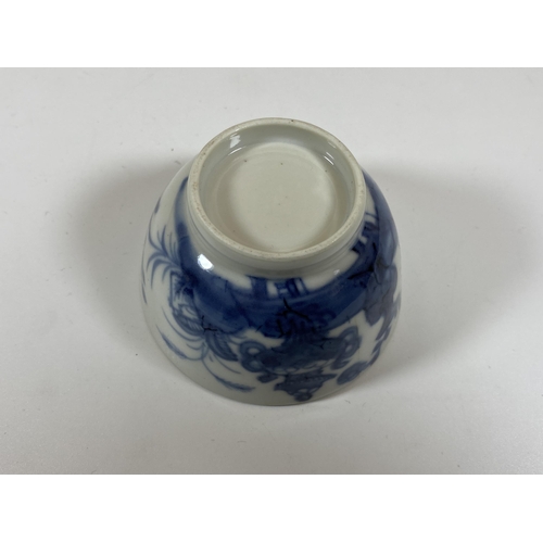 320 - A 19TH CENTURY QING CHINESE BLUE AND WHITE PORCELAIN TEA BOWL, HEIGHT 4.5CM