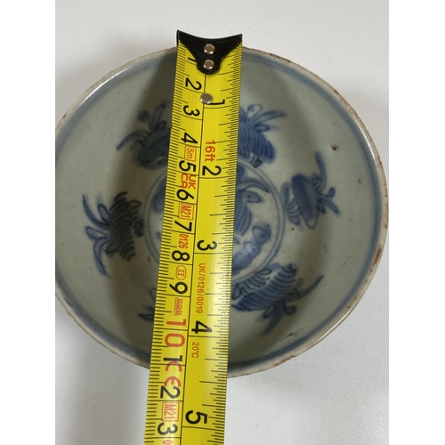 338 - A BELIEVED MING DYNASTY CHINESE BLUE AND WHITE PORCELAIN BOWL, DIAMETER 11CM