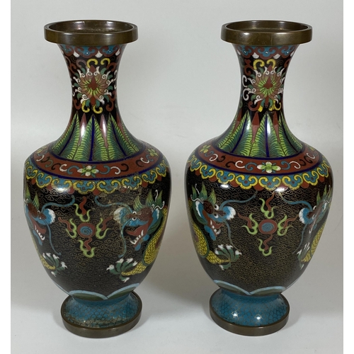 358 - A PAIR OF ORIENTAL CLOISONNE DRAGON DESIGN VASES, HEIGHT 25CM