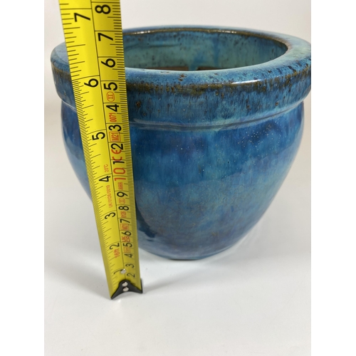 373 - A 20TH CENTURY CHINESE TURQUOISE POTTERY PLANTER, HEIGHT 15CM