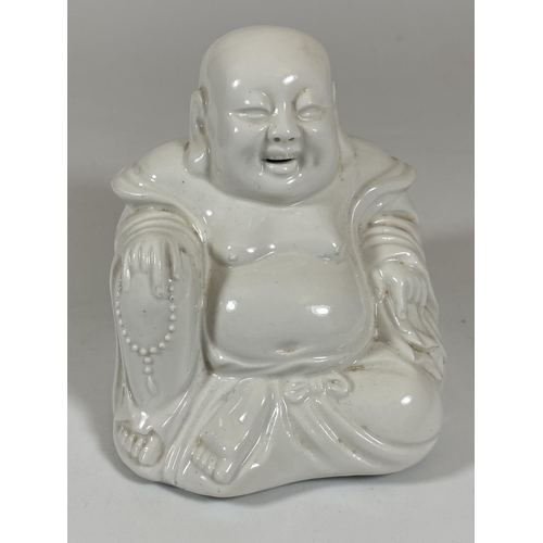 376 - A CHINESE BLANC DE CHINE PORCELAIN MODEL OF A BUDDHA, HEIGHT 10CM