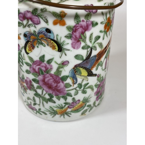 385 - A 19TH CENTURY CHINESE CANTON FAMILLE ROSE BIRD AND FLORAL DESIGN TEAPOT, HEIGHT 16CM