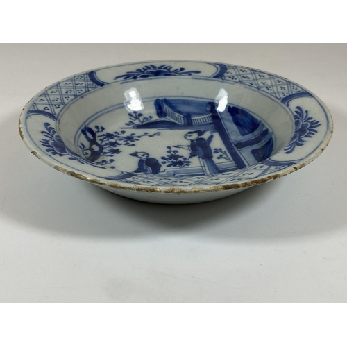 410 - AN EARLY 19TH CENTURY DELFT ORIENTAL DESIGN BLUE AND WHITE PORCELAIN PLATE, DIAMETER 16.5CM