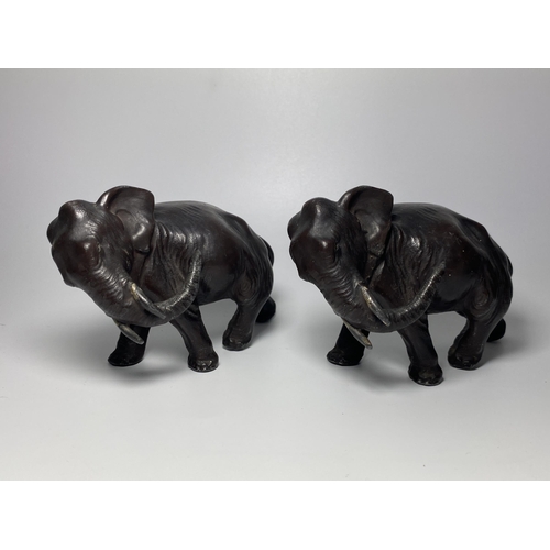 460 - A PAIR OF EARLY 20TH CENTURY JAPANESE METAL MODELS OF ELEPHANTS, 10 X 14CM