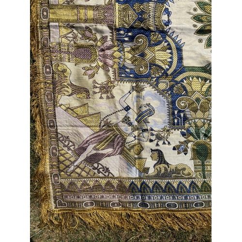 476 - A VINTAGE EGYPTIAN SILK WALL HANGING / THROW, 127 X 127CM