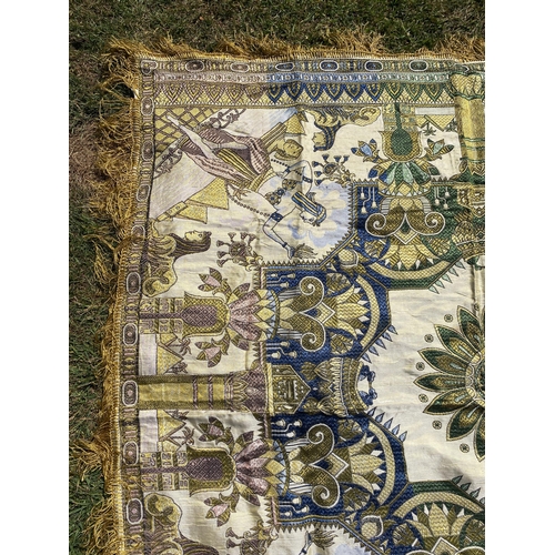 476 - A VINTAGE EGYPTIAN SILK WALL HANGING / THROW, 127 X 127CM