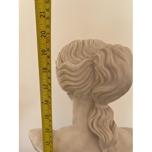 4 - AN ITALIAN MARBLE EFFECT RESIN NUDE FEMALE BUST OF VENERE DE MILO, HEIGHT 50CM