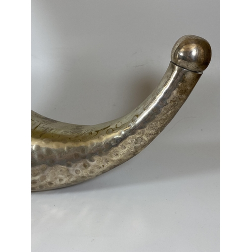 96 - A LARGE SILVER PLATED SWEDISH HORN, HEIGHT 25CM