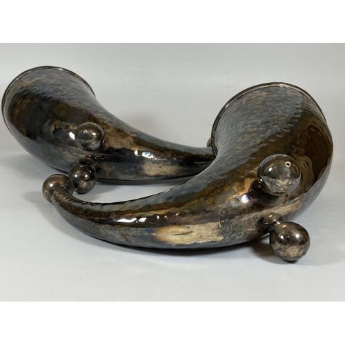 97 - A PAIR OF EARLY 20TH CENTURY SILVER PLATED SWEDISH HORNS, HEIGHT 16CM