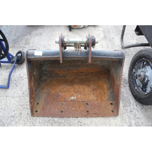 14 - 2 FT DIGGER BUCKET  NO VAT