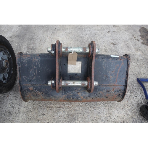 14 - 2 FT DIGGER BUCKET  NO VAT