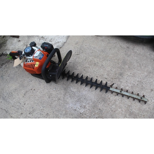 62 - HYUNDAI HEDGE CUTTER IC 26 / ZR  NO VAT