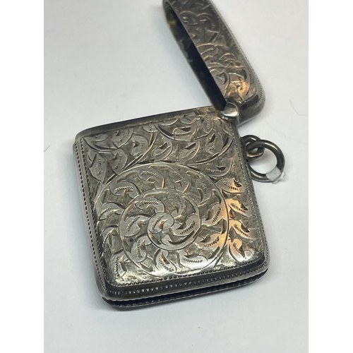 524 - A HALLMARKED BIRMINGHAM SILVER VESTA CASE