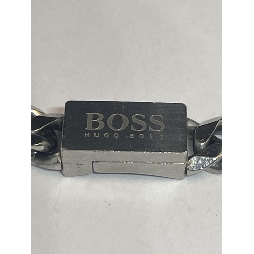 538 - A HUGO BOSS HEAVY NECK CHAIN