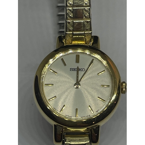 582 - A LADIES SEIKO WRIST WATCH SEEN WORKING BUT NO WARRANTY