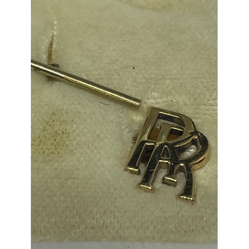 588 - A 9 CARAT GOLD ROLLS ROYCE TIE PIN IN A PRESENTATION BOX