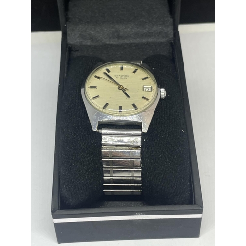 597 - A VINTAGE SEKONDA 17 JEWELS WRIST WATCH IN A PRESENTATION BOX SEEN WORKING BUT NO WARRANTY