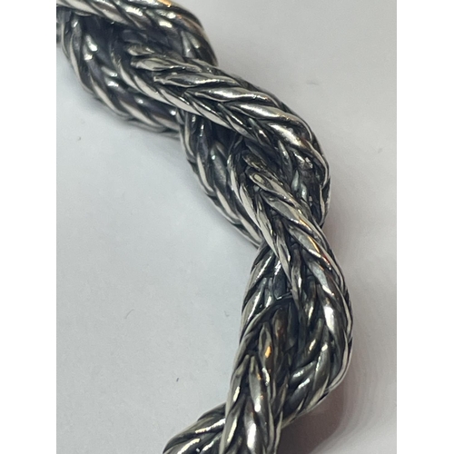 608 - A SILVER ROPE CHAIN IN A PRESENTATION BOX