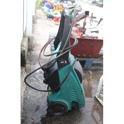 38 - BOSCH AQUATAK CIC125 JET WASHER  NO VAT