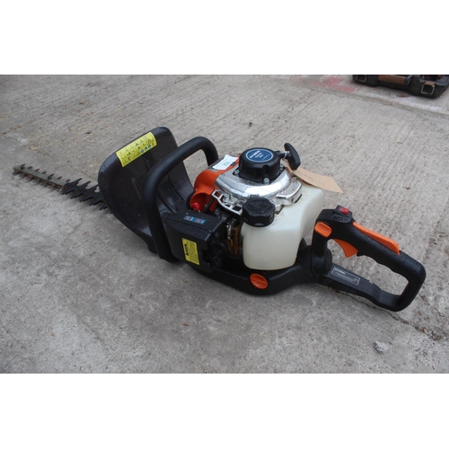 62 - HYUNDAI HEDGE CUTTER IC 26 / ZR  NO VAT