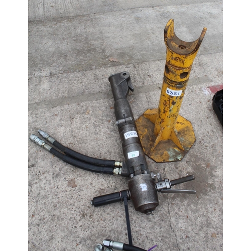 88 - JACK HAMMER AND HEAVY DUTY AXLE STAND  + VAT