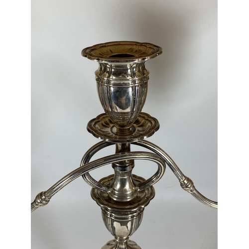 18 - A LARGE GEORGE V SOLID SILVER THREE BRANCH CANDLEABRA, HALLMARKS FOR BIRMINGHAM, 1926, MAKER BRITTON... 