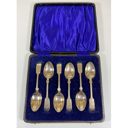 19 - A CASED SET OF SIX GEORGE V SILVER TEASPOONS, HALLMARKS FOR SHEFFIELD, 1923, MAKERS VINERS LTD, TOTA... 