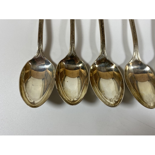 26 - A SET OF SIX BIRMINGHAM HALLMARKED SILVER TEASPOONS, TOTAL WEIGHT 104G