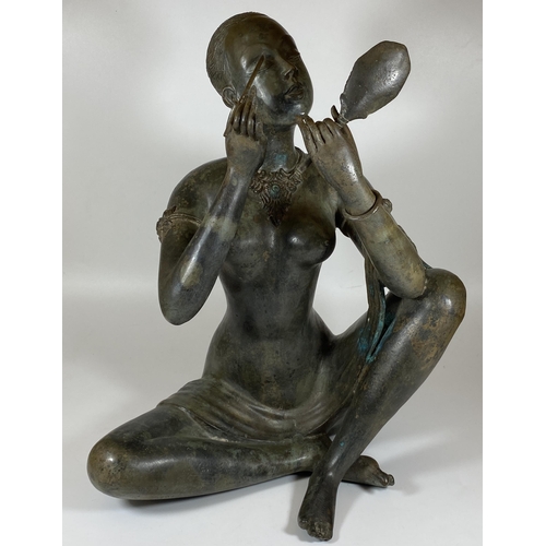 412 - A LARGE HEAVY BRONZE MODEL OF A LADY HOLDING A MIRROR, HEIGHT 41CM