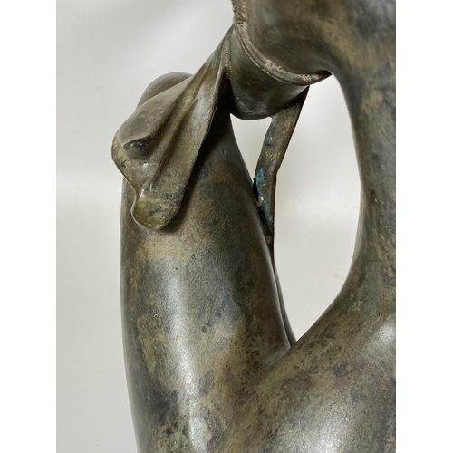 412 - A LARGE HEAVY BRONZE MODEL OF A LADY HOLDING A MIRROR, HEIGHT 41CM