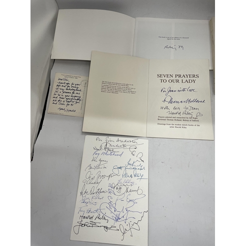 38 - A COLLECTION OF SIGNED ARTISTS EPHEMERA AND BOOKLETS, HAROLD RILEY, L.S LOWRY BOOK, STREET DOGS BOOK... 