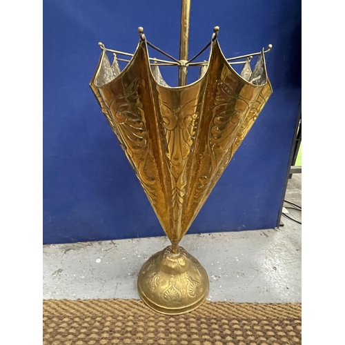 93 - A VINTAGE BRASS UMBRELLA DESIGN STICK STAND