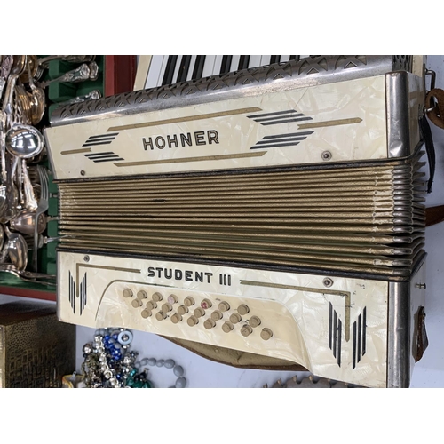 220 - A HOHNER STUDENT III ACCORDIAN