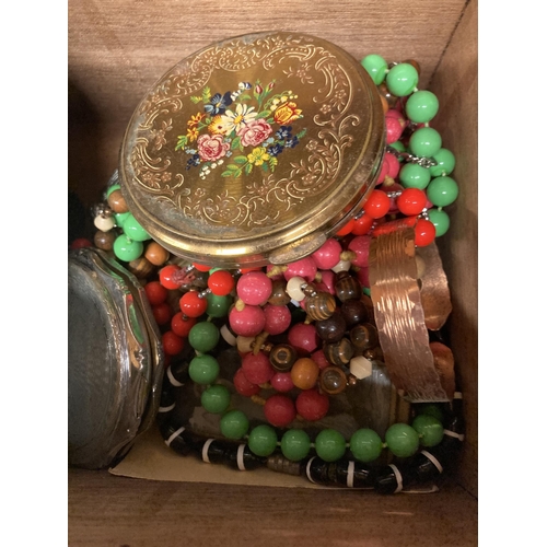 841 - A WOODEN BOX OF ASSORTED COSTUME JEWELLERY AND FURTHER ITEMS, CRIBBAGE BOARD ETC