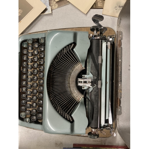 844 - A VINTAGE IMPERIAL 'GOOD COMPANION' TYPEWRITER