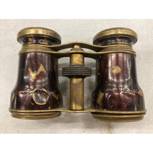 359 - A PAIR OF VINTAGE OPERA GLASSES