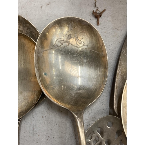 378 - A GROUP OF VINTAGE SILVER PLATED FLATWARE