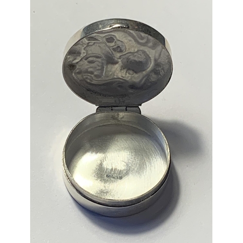 512 - A MARKED SILVER ART NOUVEAU STYLE PILL BOX