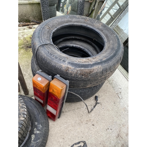 1990 - AN ASSORTMENT OF WHEELS AND TYRES AND TWO TRAILER LIGHTS