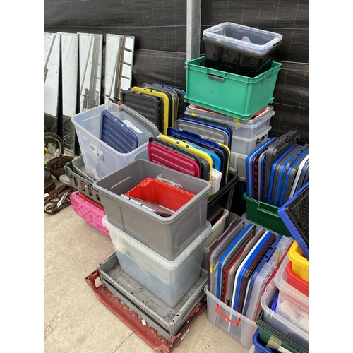 1993 - A LARGE ASSORTMENT OF LIDDED STORAGE BOXES AND STACKING CRATES