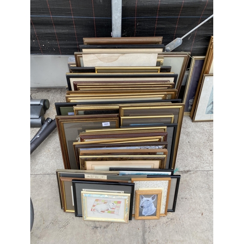 2005 - A LARGE ASSORTMENT OF FRAMED PRINTS AND PICTURES