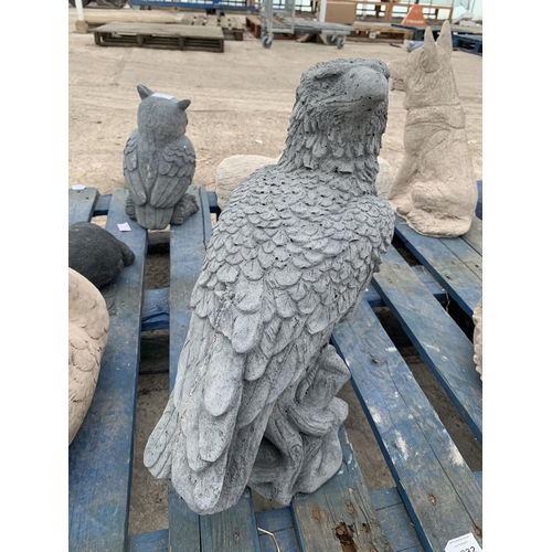 80 - A CONCRETE GARDEN ORNAMENT IN THE FORM OF AN EAGLE NO VAT