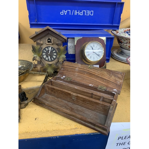 405 - A MIXED LOT TO INCLUDE A CUCKOO CLOCK, METRONOME, BOOK-ENDS, PEN TRAY, HEAVY BRASS SCALES, ETC