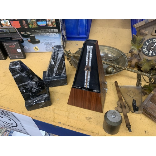 405 - A MIXED LOT TO INCLUDE A CUCKOO CLOCK, METRONOME, BOOK-ENDS, PEN TRAY, HEAVY BRASS SCALES, ETC